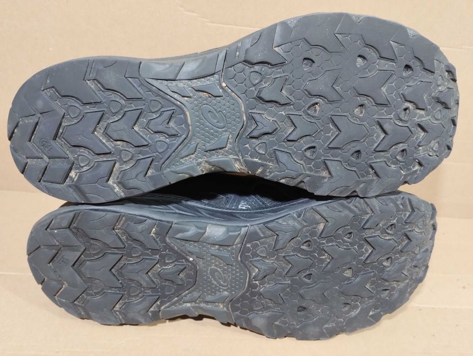 buty sportowe turystyczne Asics  46