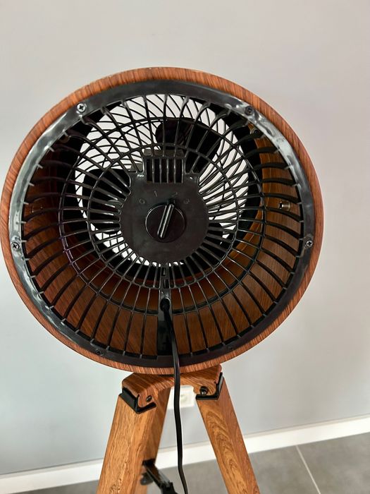 Wentylator podłogowy loftowy