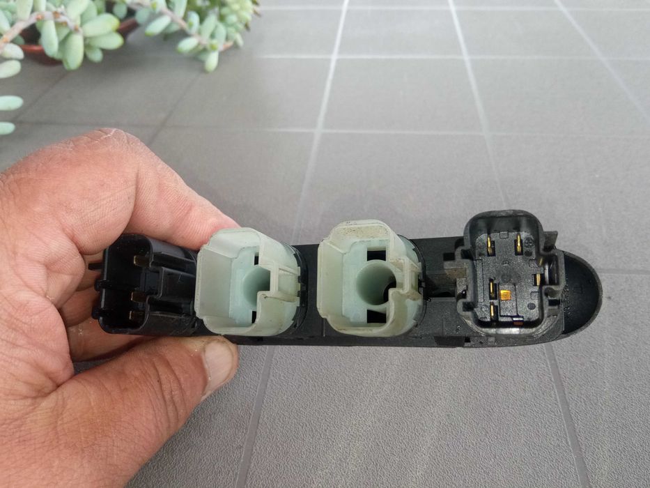 Кнопки включення підігріву сидінь 97BG 19K314 AC Мондео Мк2