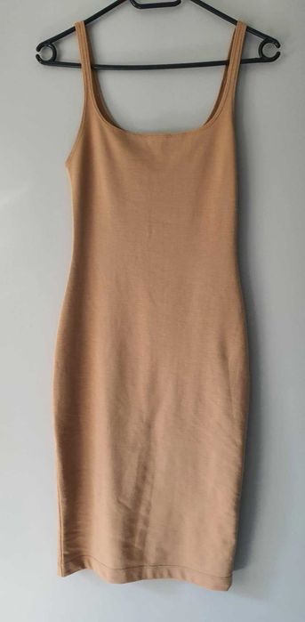Sukienka na ramiączkach Zara Trafaluc, kolor nude, rozmiar S.