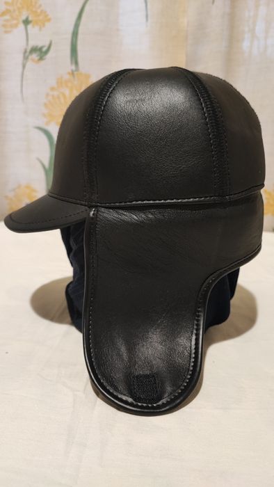 Мужская кожаная кепка Жокей с натуральным мехом.