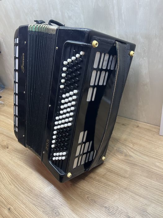 Продам баян эдют 205