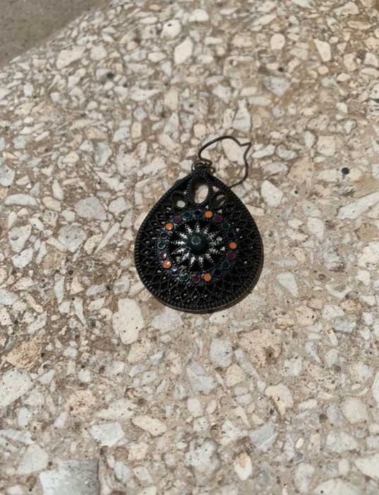 Brinco oval, rendilhado, 3,5 cm, rosa e prateado