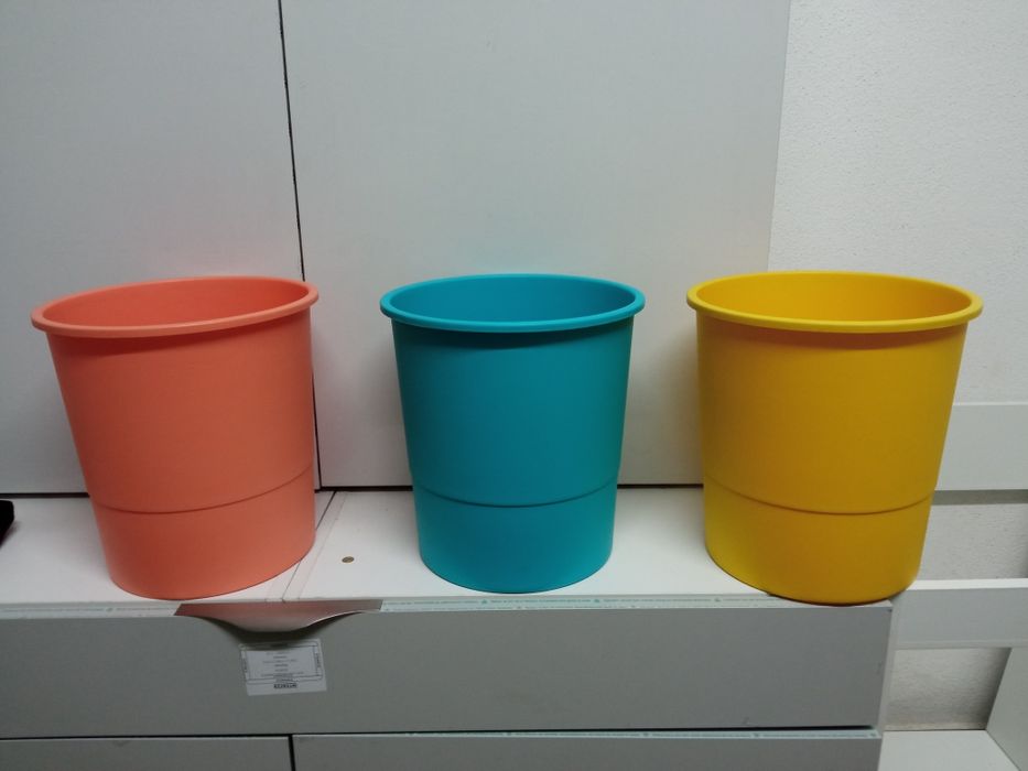 Conjunto de 3 baldes como novos