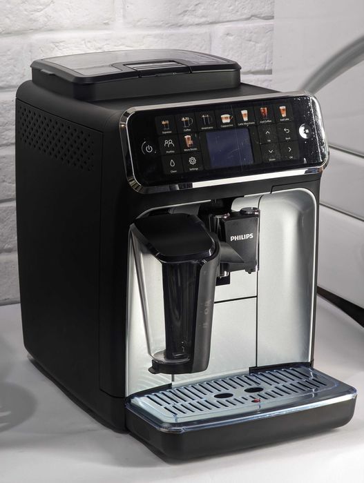 Кавомашина кавоварка Saeco Philips Series 5500 ВІТРИННИЙ ЗРАЗОК