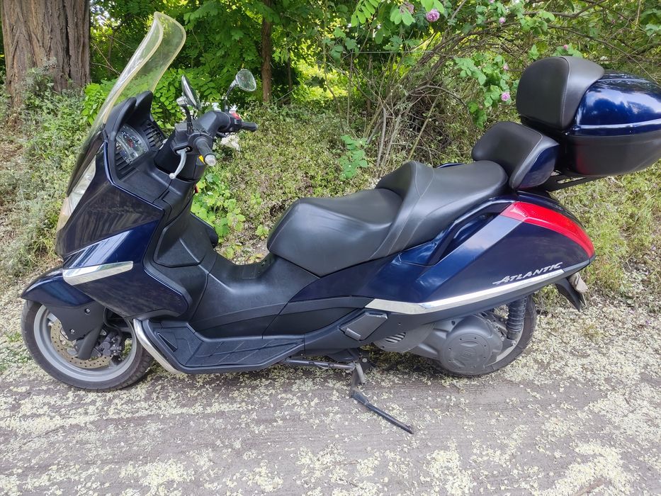 Максі скутер Aprilia Atlantic 500