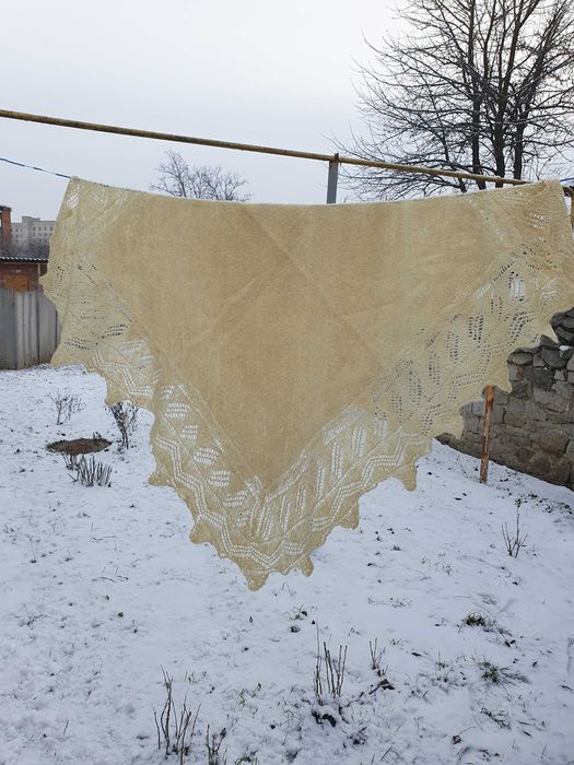 Вовняна хустка ручної роботи