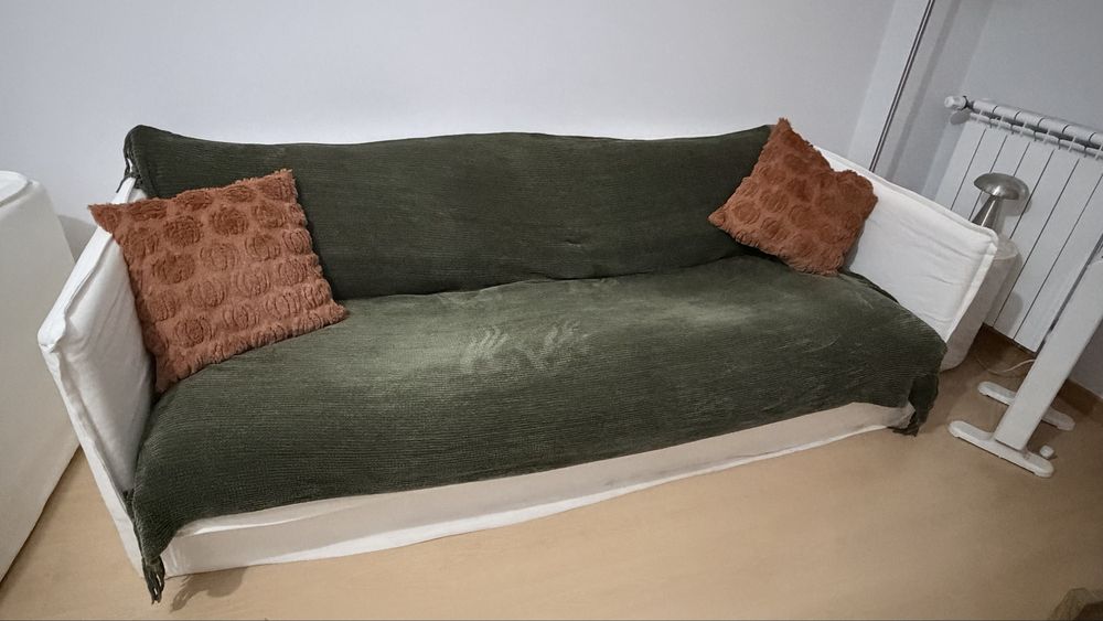 Conjunto de sala com sofá de 3 lugares e poltrona em linho e algodão Grace marca Sklum