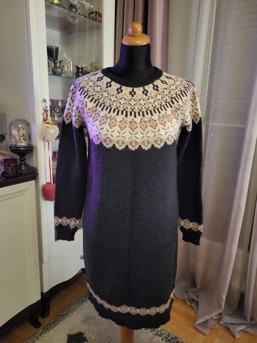 Sprzedam sweter , stan idealny