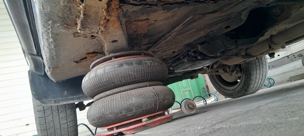 Продаж мерседес 123 автомат.Обмін ціна 2000