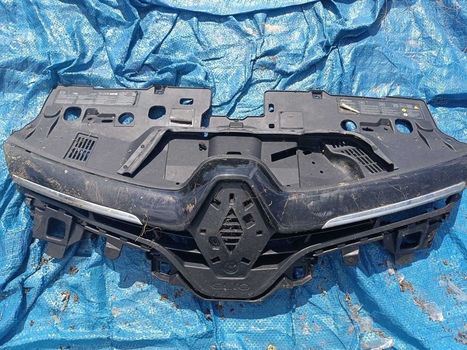 RENAULT CLIO IV 4 Atrapa grill zderzaka