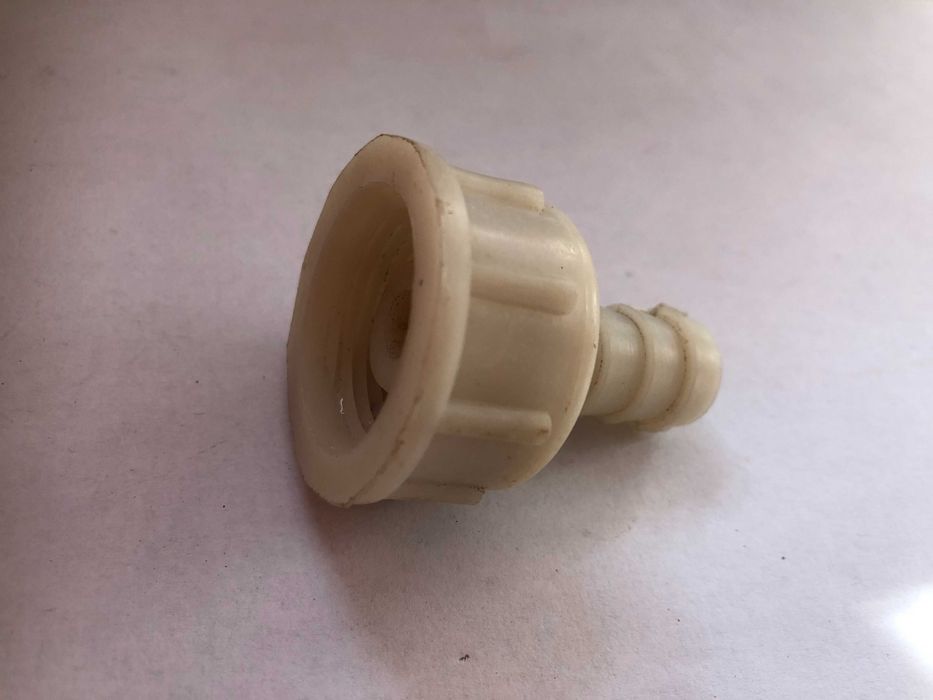 Złączka z gwintem 3/4 do węża o średnicy wewnętrznej ok. 14-15 mm