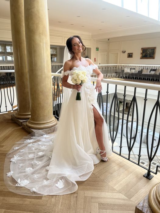 Zjawiskowa suknia ślubna – kwiaty 3D,brokatowy tiul&cyrkonie Swarovski