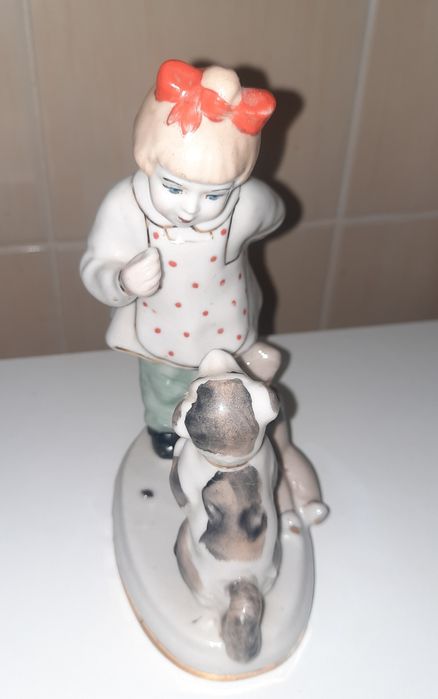 Статуетки фарфорові