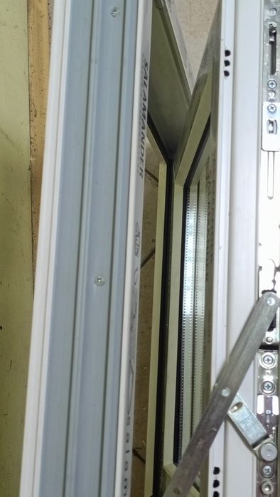 Okno 600 x 600 pcv białe nowe