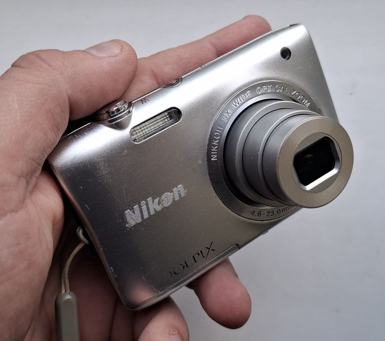 Цифровий фотоапарат Nikon Coolpix S2900 Silver (20.1 MP) + Повний комплект