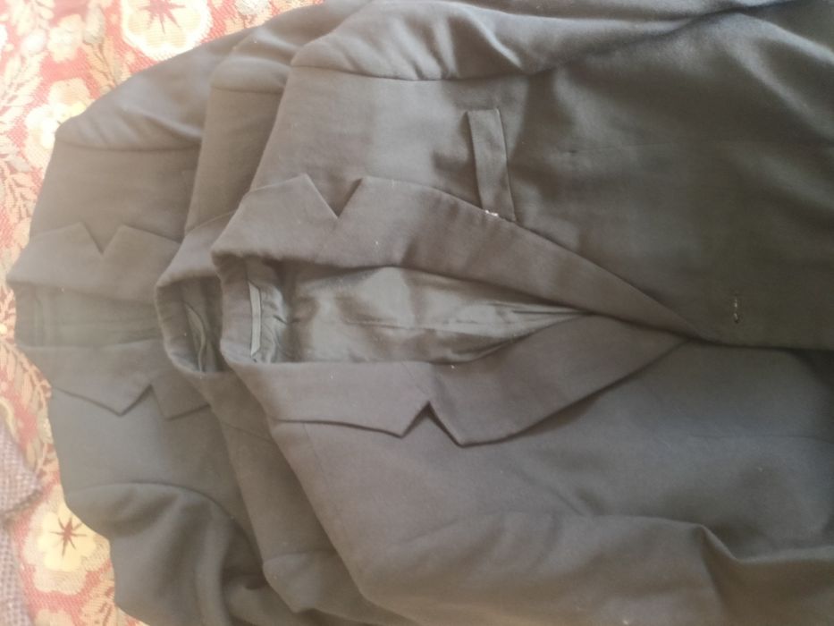 Одяг для чоловіків різних розмірів.