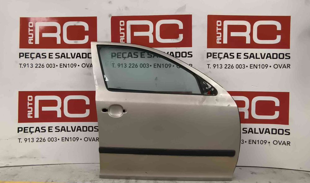 Porta Frente Direita - SKODA OCTAVIA I