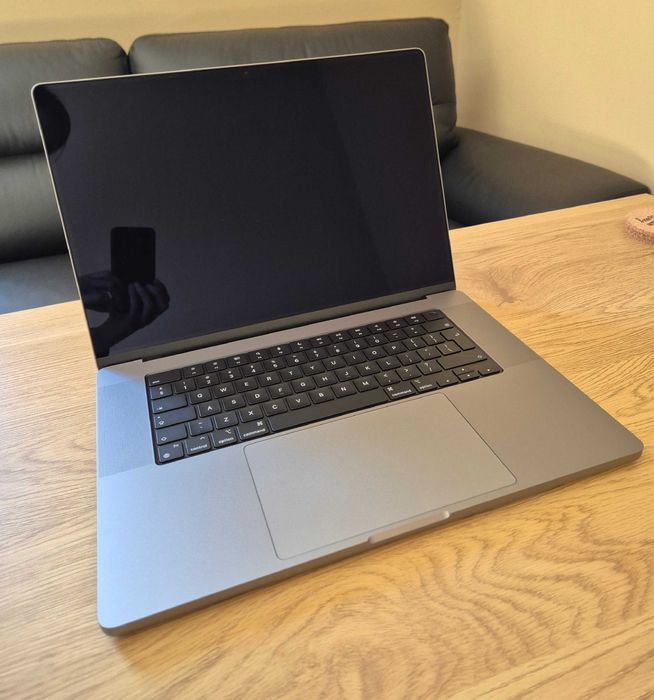 MacBook M1 PRO 16GB RAM 512GB SSD