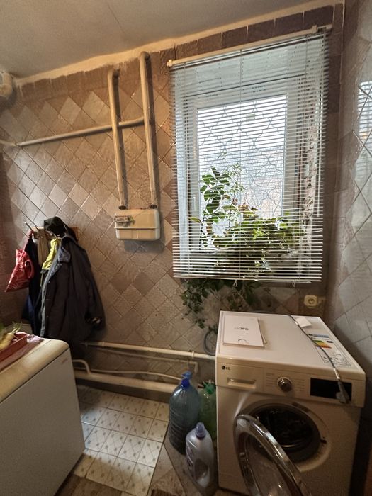 Продам двоповерховий житловий будинок у м. Лозова