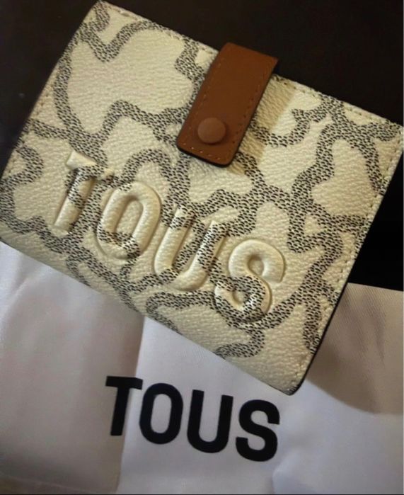 Carteira Tous nova muito bonita