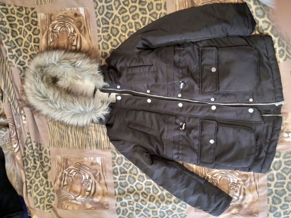 Продам зимнюю куртку на девочку