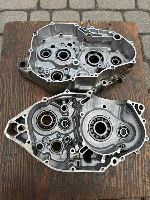 komplet karterow Suzuki LTZ 400 r 03-08 karter kartery lewy prawy blok