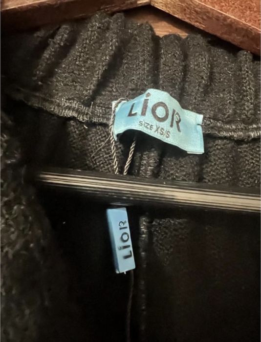 Штани від бренду Lior
