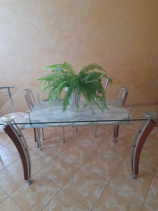 Продам скляний стіл