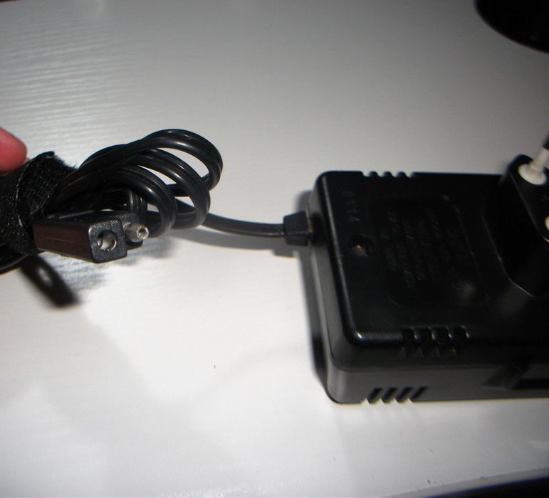 Carregador de veículos Famosa 1 Ah 6 V