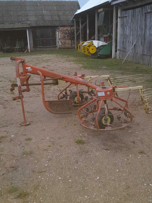 Zgrabiarko-przetrząsarkę Mesko sprzedam