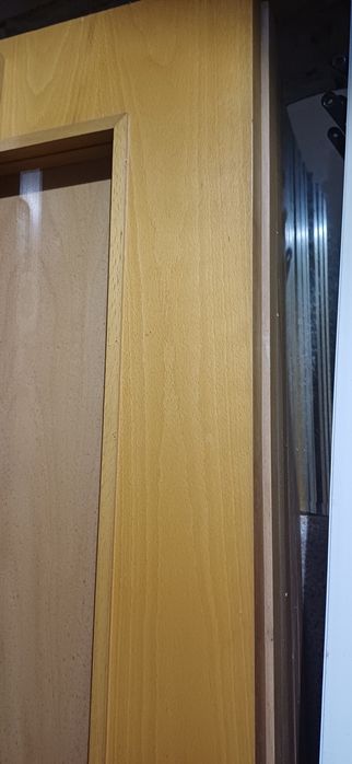 Portas de faia com ombreiras