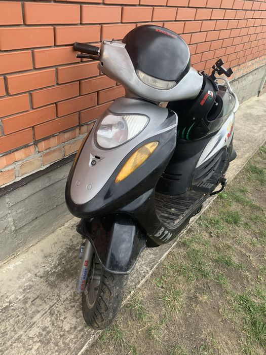 Продам скутер 4 т
