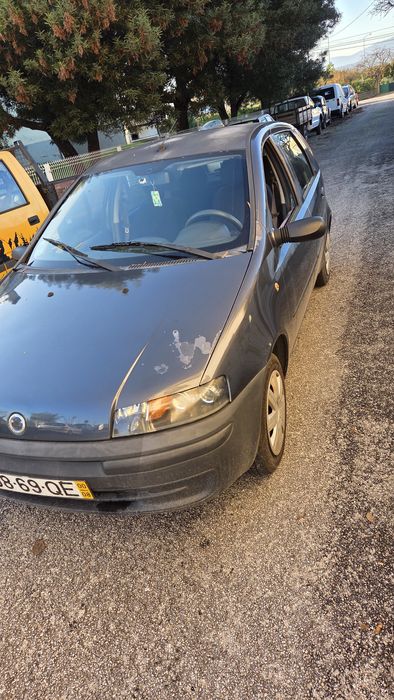 Punto ano 2000 ótimo para o dia a dia