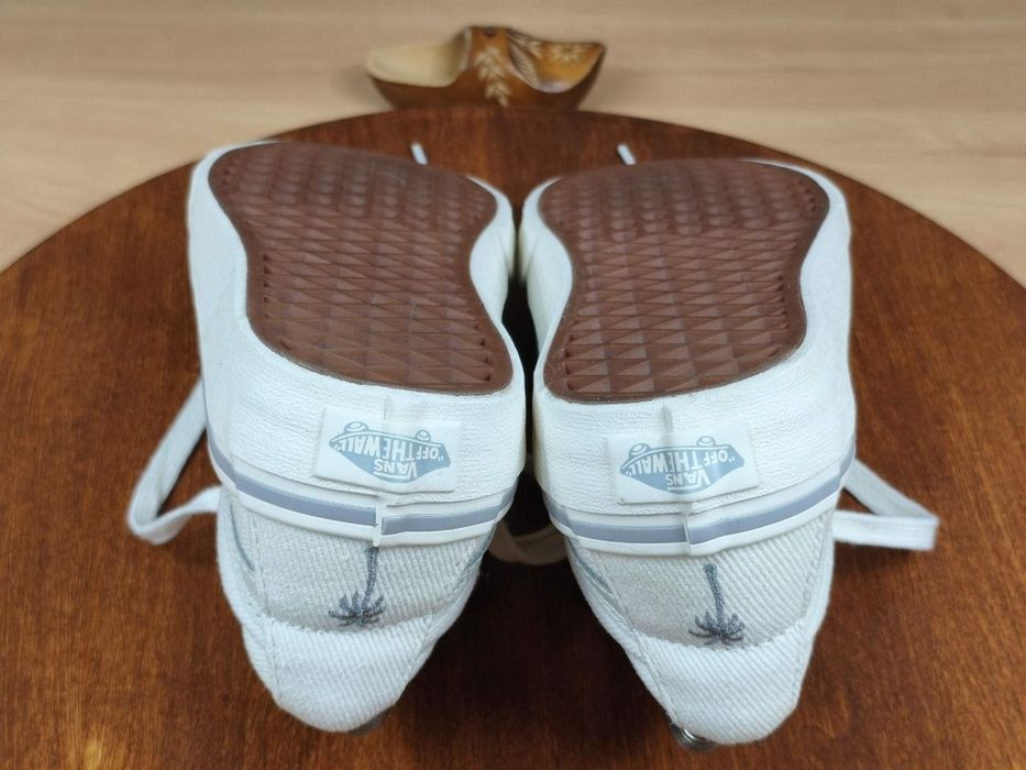 Buty Trampki r. 36 Vans UltraCush z haftowaną palmą na pięcie damskie canvas
