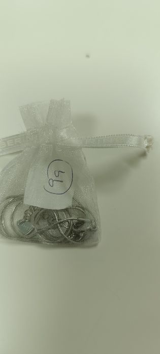 Fio com pendente coração em aço. Novo sem etiqueta.