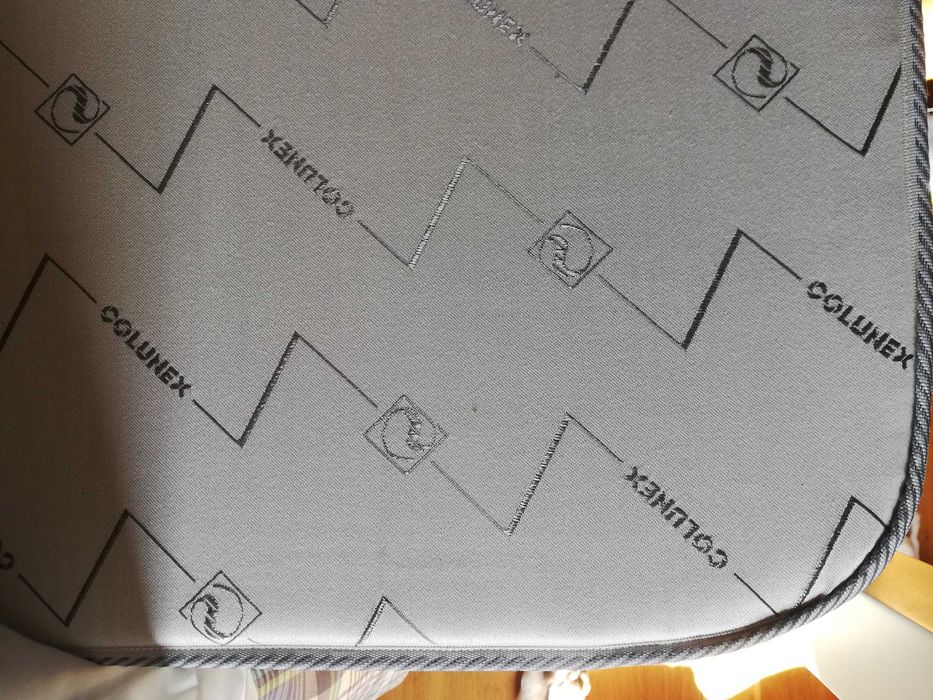 Colchão de cama ortopédico Colunex -como Novo