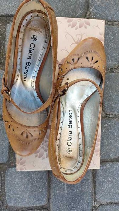 Buty na obcasie Clara Barson
