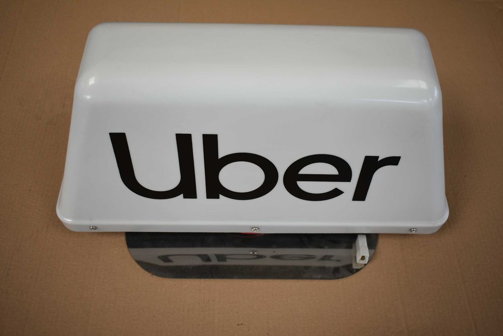 Bolt Taxi kogut szopka reklama