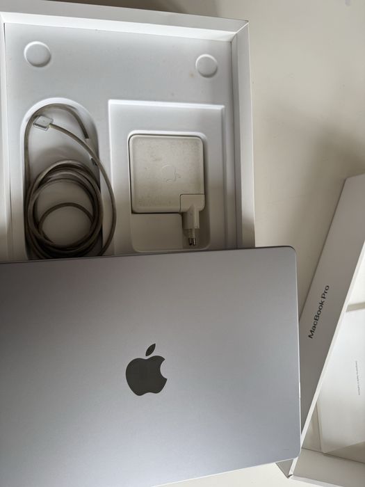 MacBook Pro 14” M1 Pro | 32GB RAM | 1TB SSD (2022)