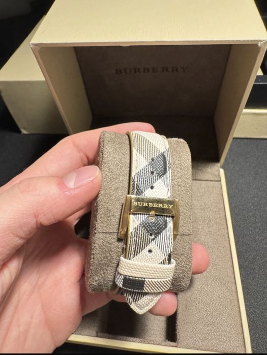 Piękny zegarek Burberry BU9026 swiss made, sapphire crystal