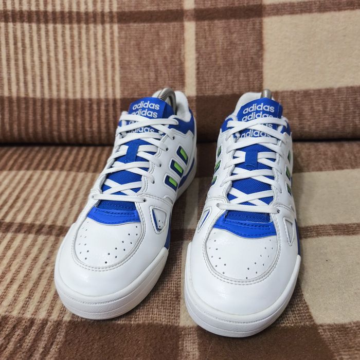 Жіночі кросівки adidas