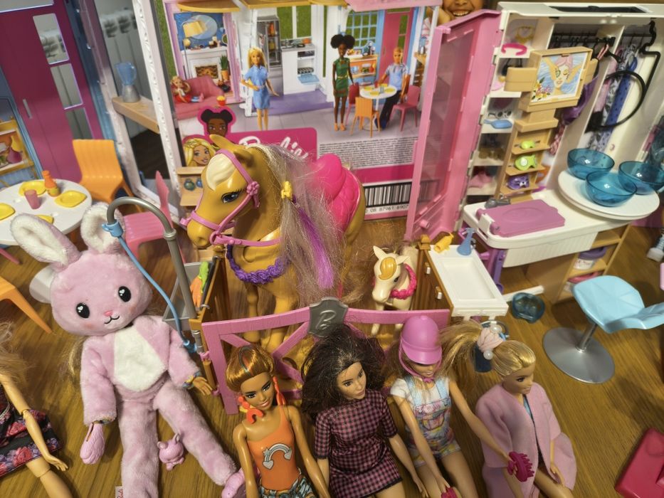 Barbie - kilka różnych zestawów w jednej paczce
