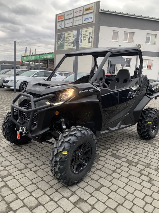 квадроцикл BRP Commander XT1000R