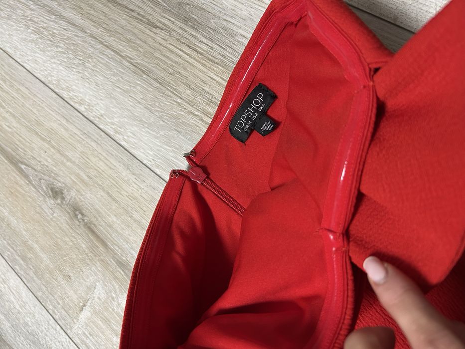 Червона коктельна сукня 34/хс