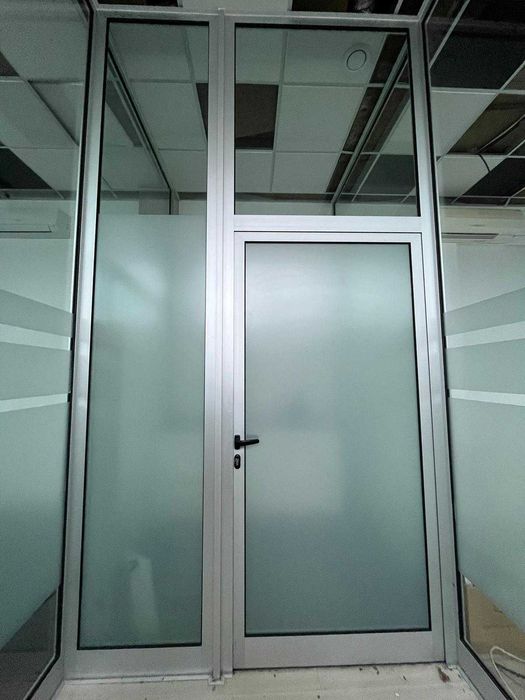 Divisórias em Vidro e Alumínio natural