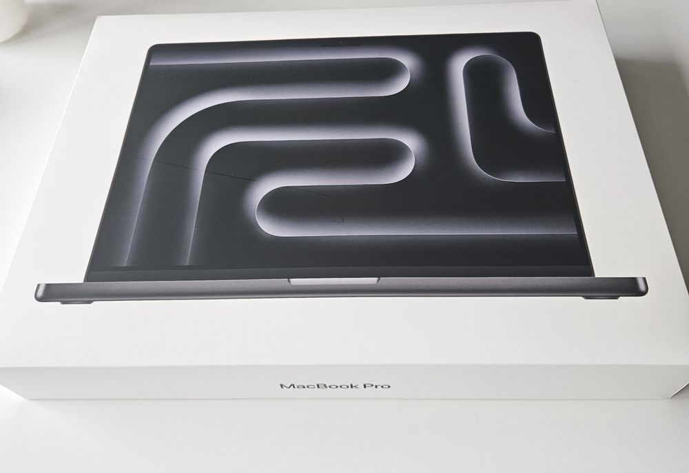 Apple MacBook Pro 16” M5 Pro 24 GB RAM / 1 TB SSD – NOWY, ZAPLOMBOWANY