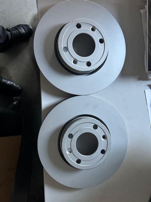 Передние тормозные диски BOSCH новые