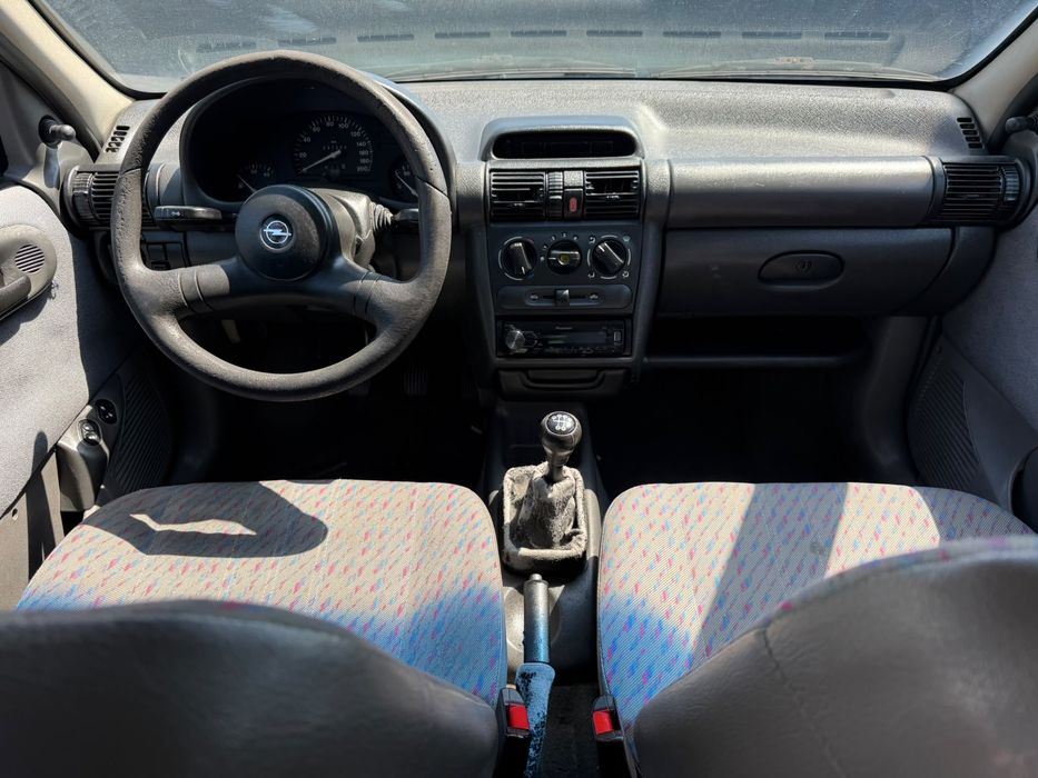 Opel corsa 1.2i