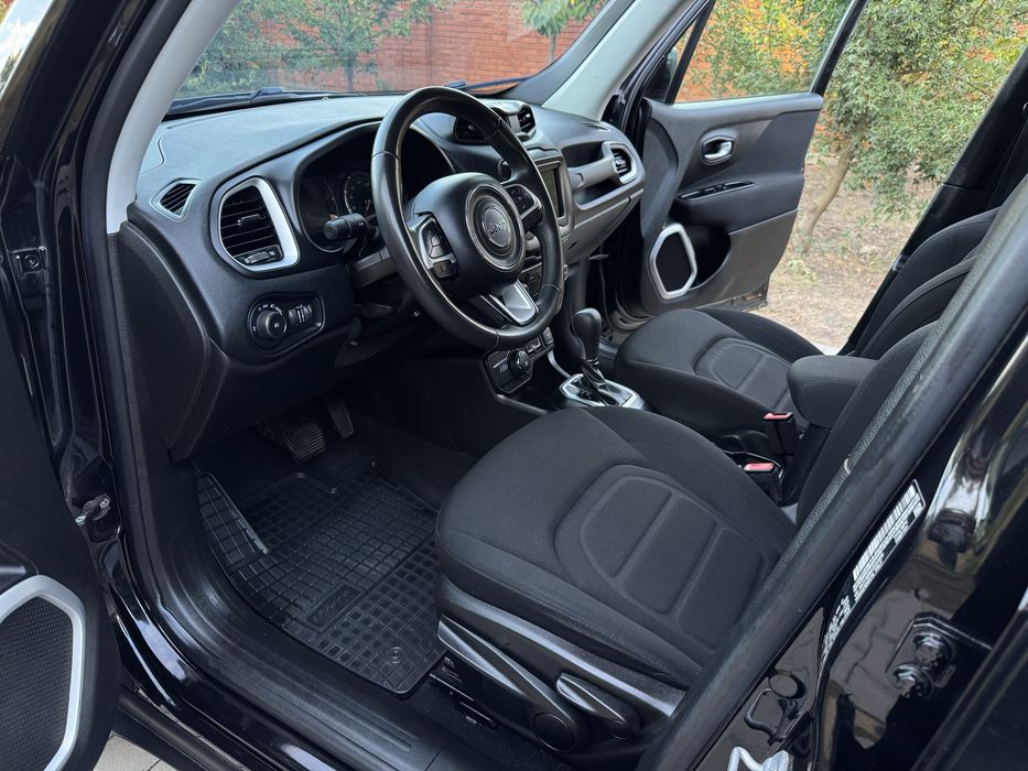 Продам машину Jeep Renegate
